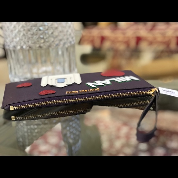 Authentic Michael Kors Wristlet new with tags - Picture 6 of 8